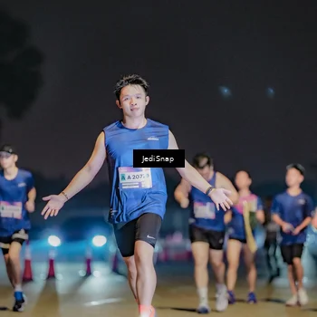 Runner Photo 7512433