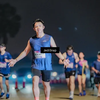 Runner Photo 7512444