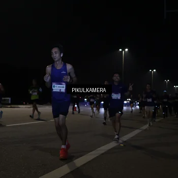 Runner Photo 7512544