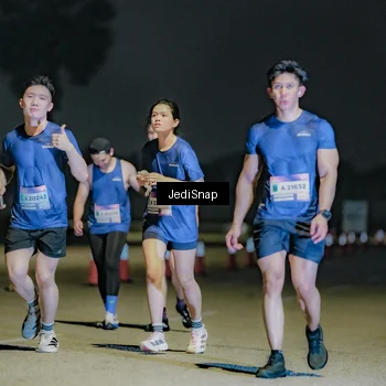 Runner Photo 7512612