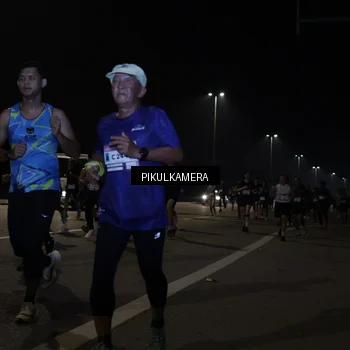 Runner Photo 7512636