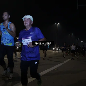 Runner Photo 7512640