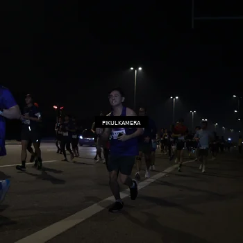 Runner Photo 7512672