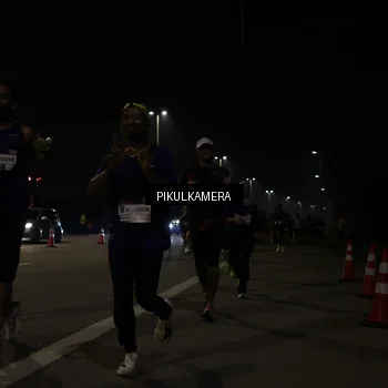 Runner Photo 7512984