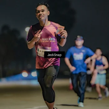 Runner Photo 7512988