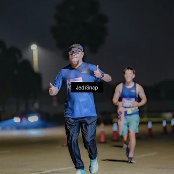 Runner Photo 7512993