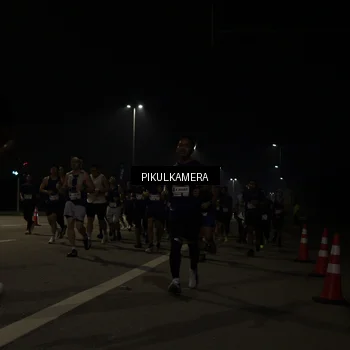 Runner Photo 7513018