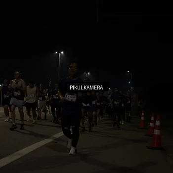 Runner Photo 7513029