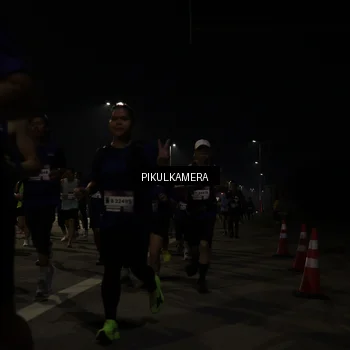 Runner Photo 7513053