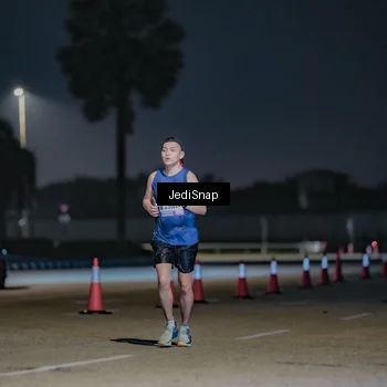 Runner Photo 7513057