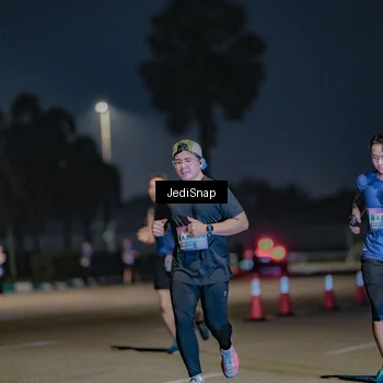Runner Photo 7513631