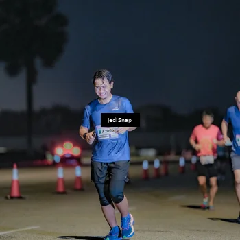 Runner Photo 7513639