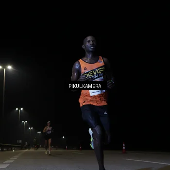 Runner Photo 7513671