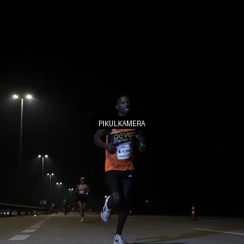 Runner Photo 7513673