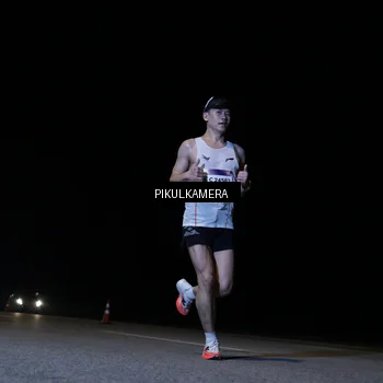 Runner Photo 7514215