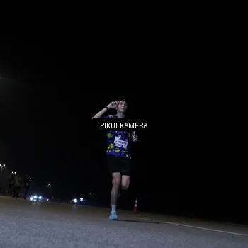 Runner Photo 7514240
