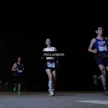 Runner Photo 7514675