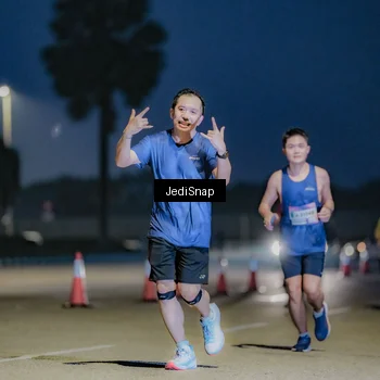 Runner Photo 7515159