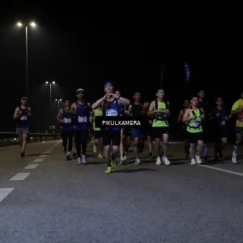 Runner Photo 7515290
