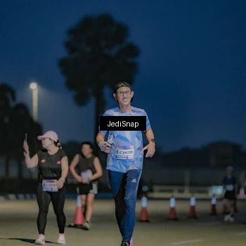Runner Photo 7515308