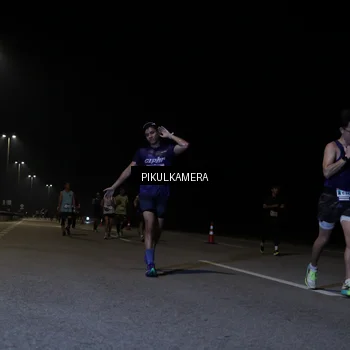 Runner Photo 7515452