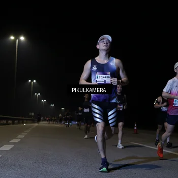 Runner Photo 7515988