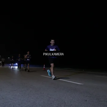Runner Photo 7516036