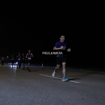 Runner Photo 7516038