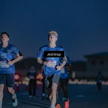 Runner Photo 7516040