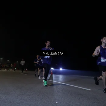 Runner Photo 7516049