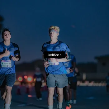 Runner Photo 7516051