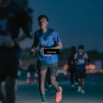 Runner Photo 7516058
