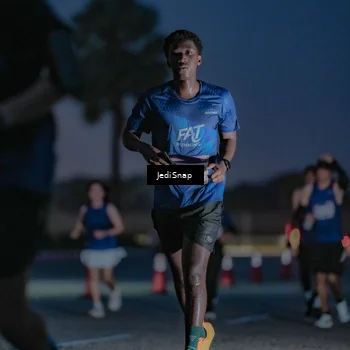 Runner Photo 7516060