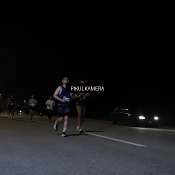 Runner Photo 7516105