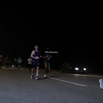 Runner Photo 7516110