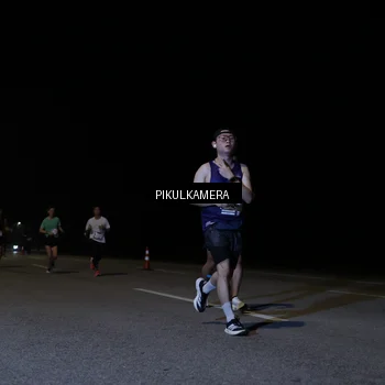 Runner Photo 7516122