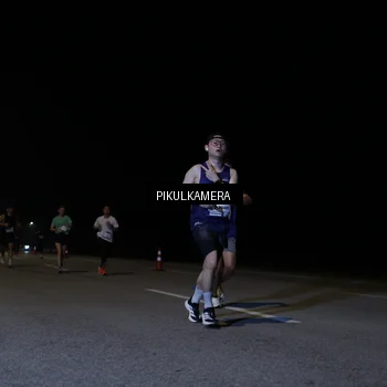 Runner Photo 7516123