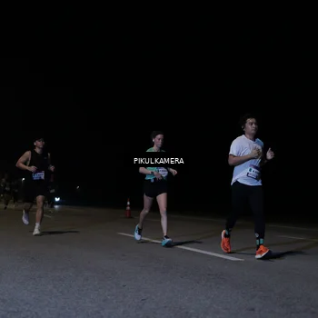 Runner Photo 7516142