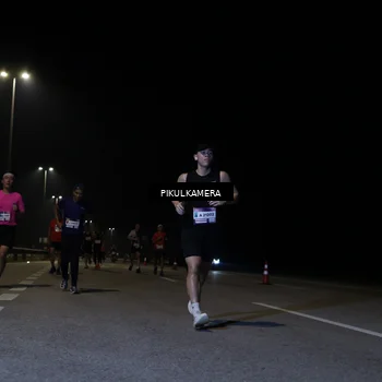 Runner Photo 7516143