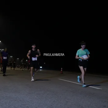 Runner Photo 7516158