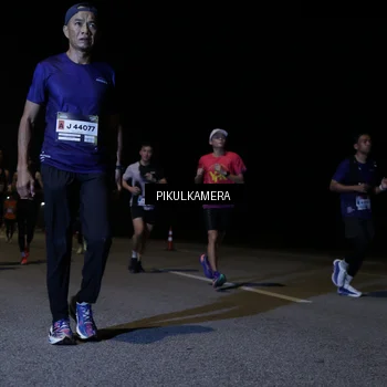 Runner Photo 7516201