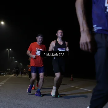 Runner Photo 7516208