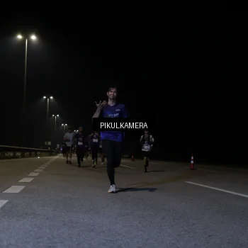 Runner Photo 7516246