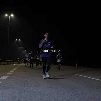 Runner Photo 7516252