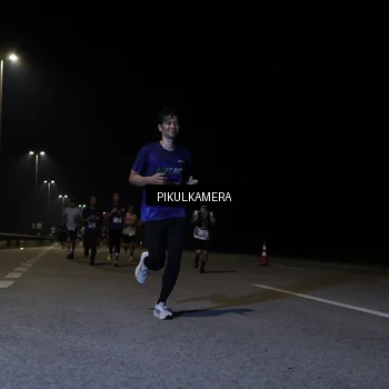 Runner Photo 7516253