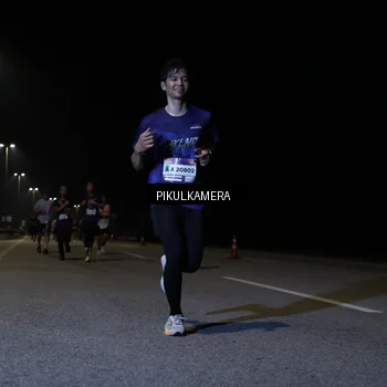 Runner Photo 7516256