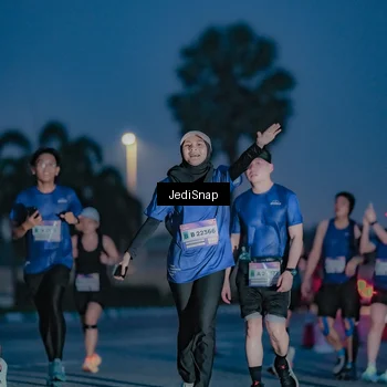 Runner Photo 7516280