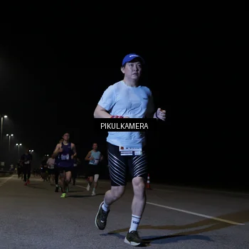 Runner Photo 7516312