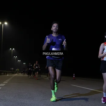 Runner Photo 7516402