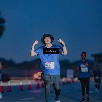 Runner Photo 7516446